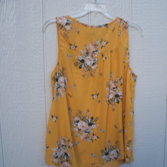 torrid sleeveless floral tunic top - Picture 2 of 3